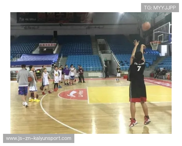 线上篮球社区建设蓬勃发展,激发青少年自主运动热情,线上打篮球