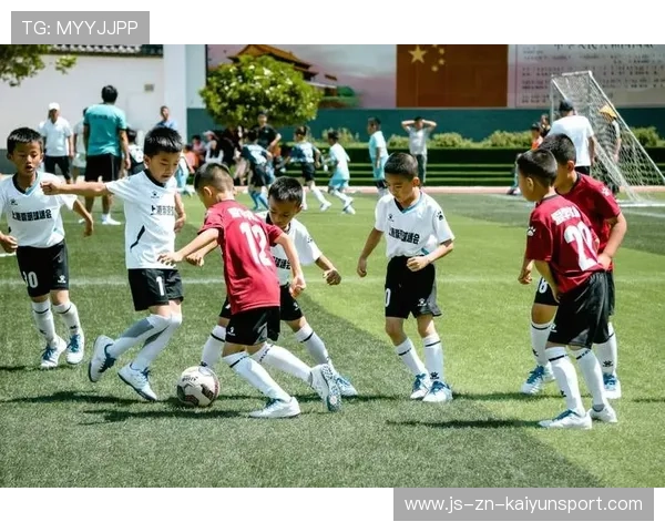 足球公益活动走进西部山区学校,足球公益活动主题 足球公益活动走进西部山区学校,足球公益活动主题